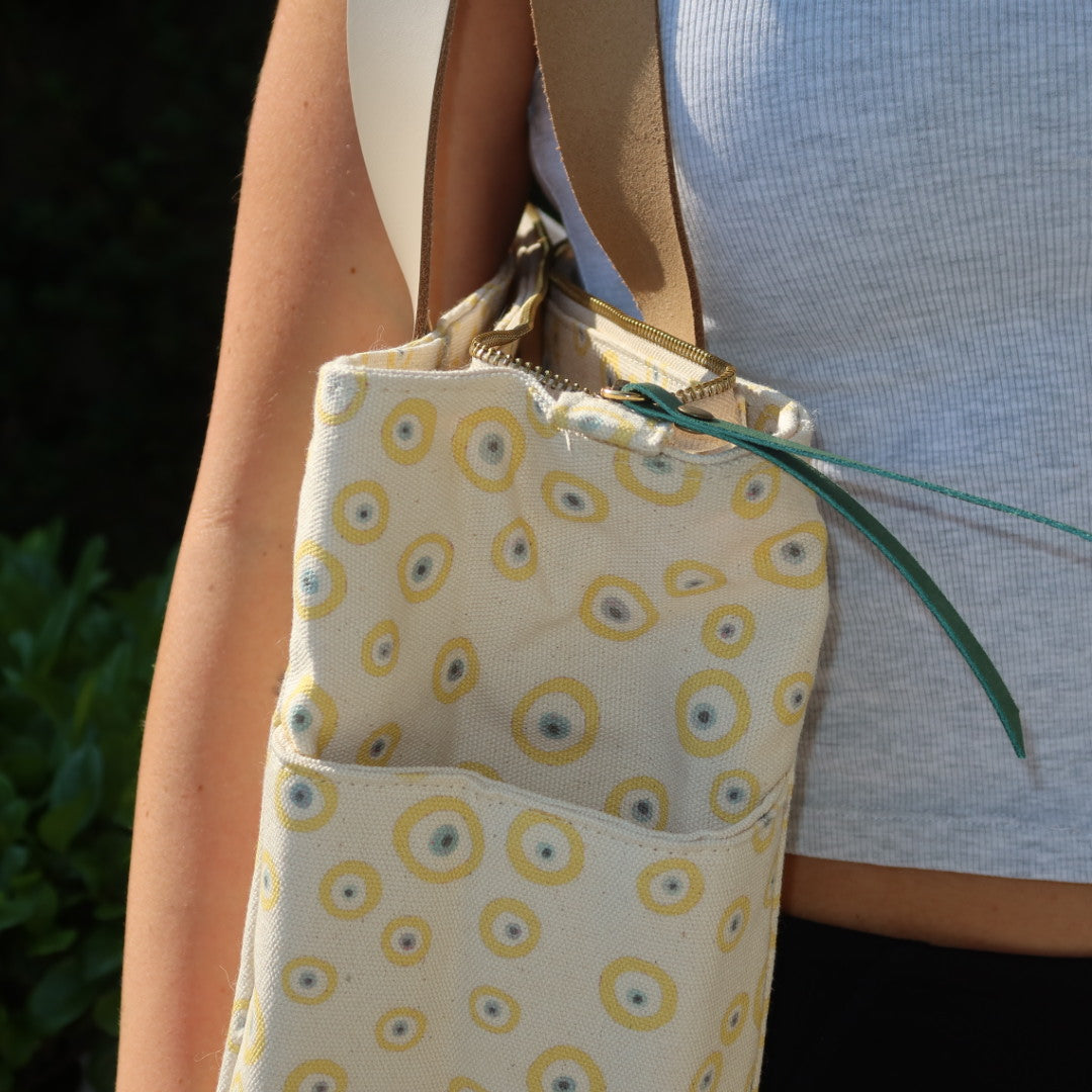 Bolsa Nuna Good Vibes Amarelo com Alças de Couro Off White