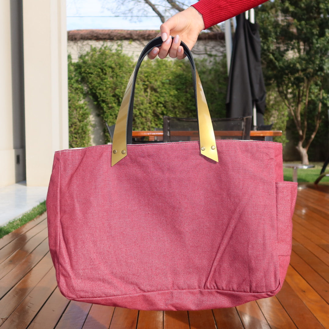 Bolsa Wallow Vinho com Alça de Couro Dourado