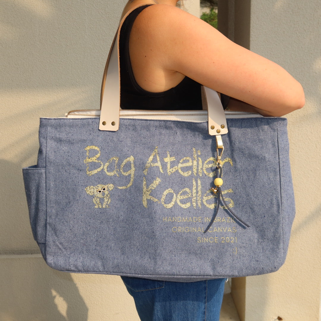 Bolsa Wallow Jeans Claro com Alça de Couro Off White com Zíper
