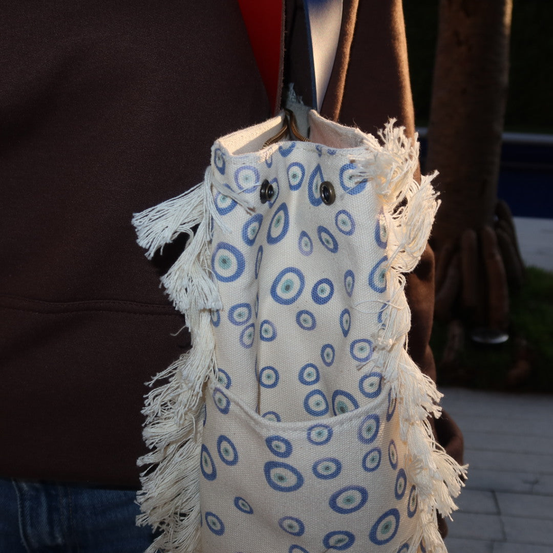 Bolsa Wallow Good Vibes Azul com Alça de Couro Azul e Vermelho com Zíper