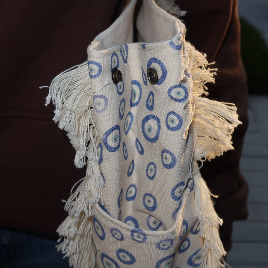 Bolsa Wallow Good Vibes Azul com Alça de Couro Off White com Zíper