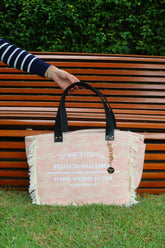 Bolsa Nuna Rosa com Alças de Couro Preto com Zíper