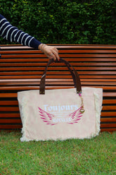 Bolsa Wallow Lilac com Alça de Couro Marrom Vinil com Zíper