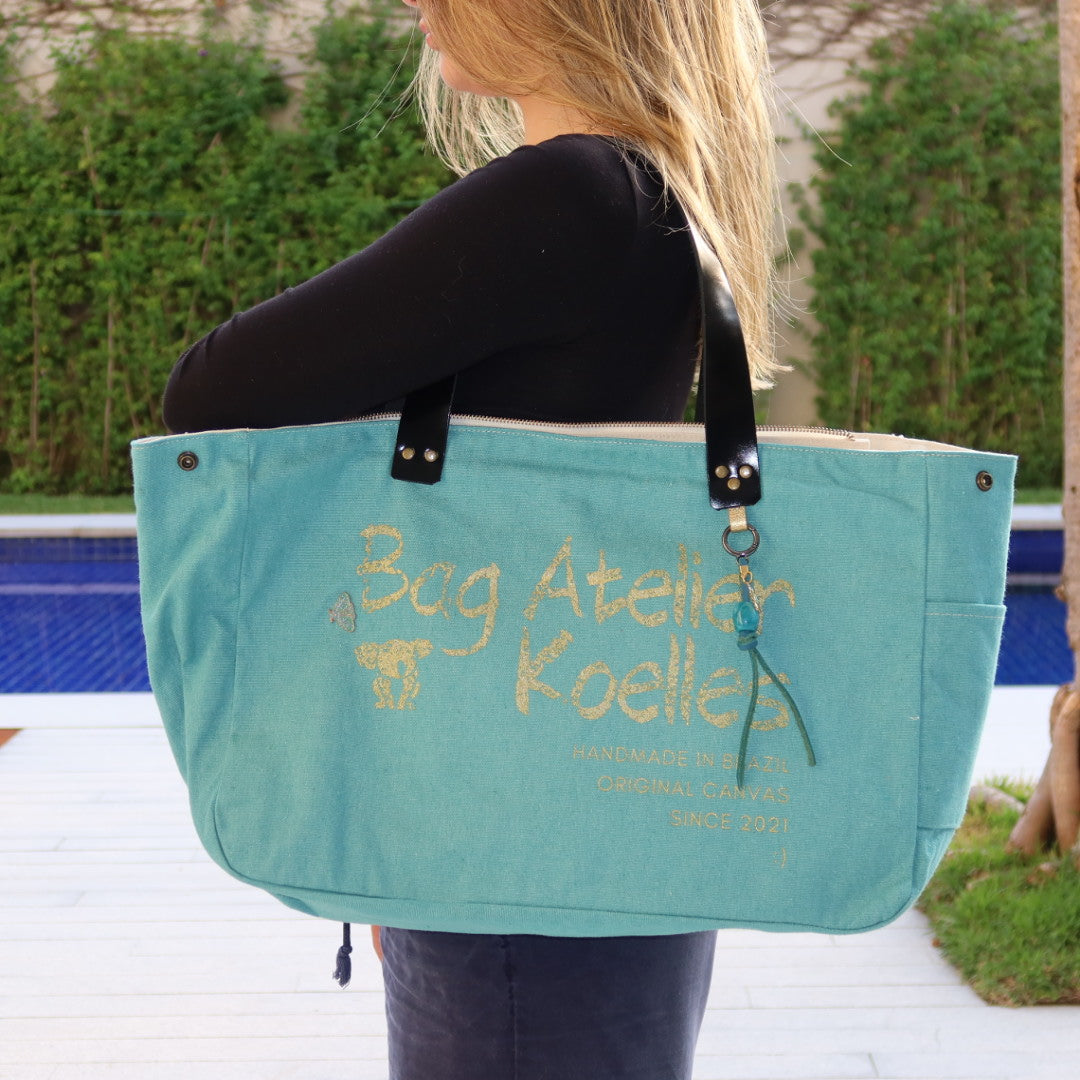 Bolsa Wallow Turquesa com Alça de Couro Preto com Zíper