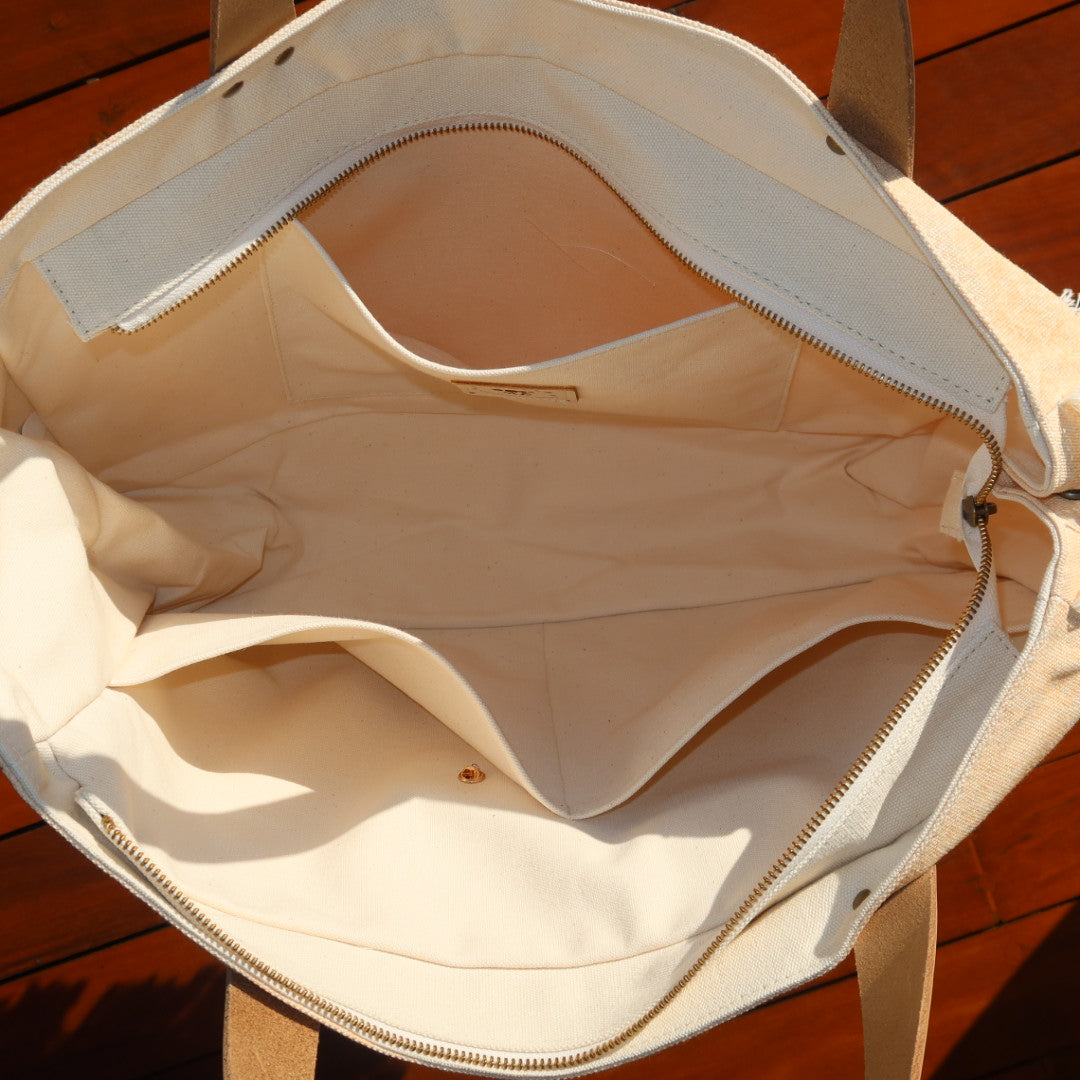 Bolsa Wallow Bege com Alça de Couro Off White com Zíper