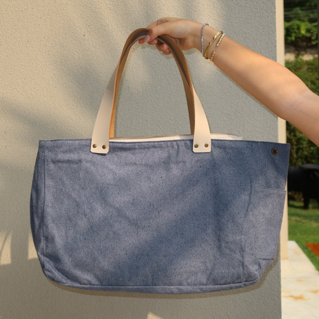 Bolsa Wallow Jeans Claro com Alça de Couro Off White com Zíper