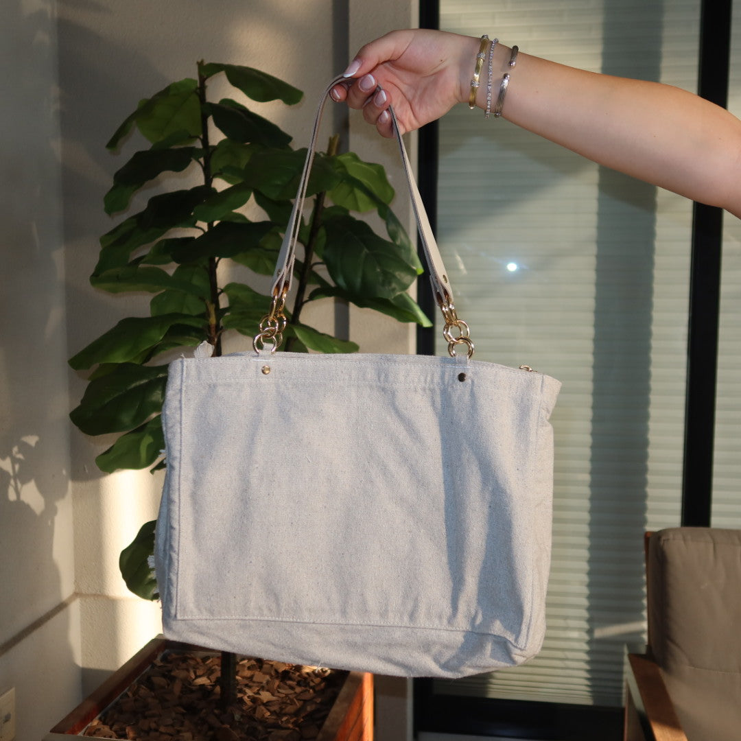 Bolsa Katrin Cinza com Alças de Corrente e Couro Off White