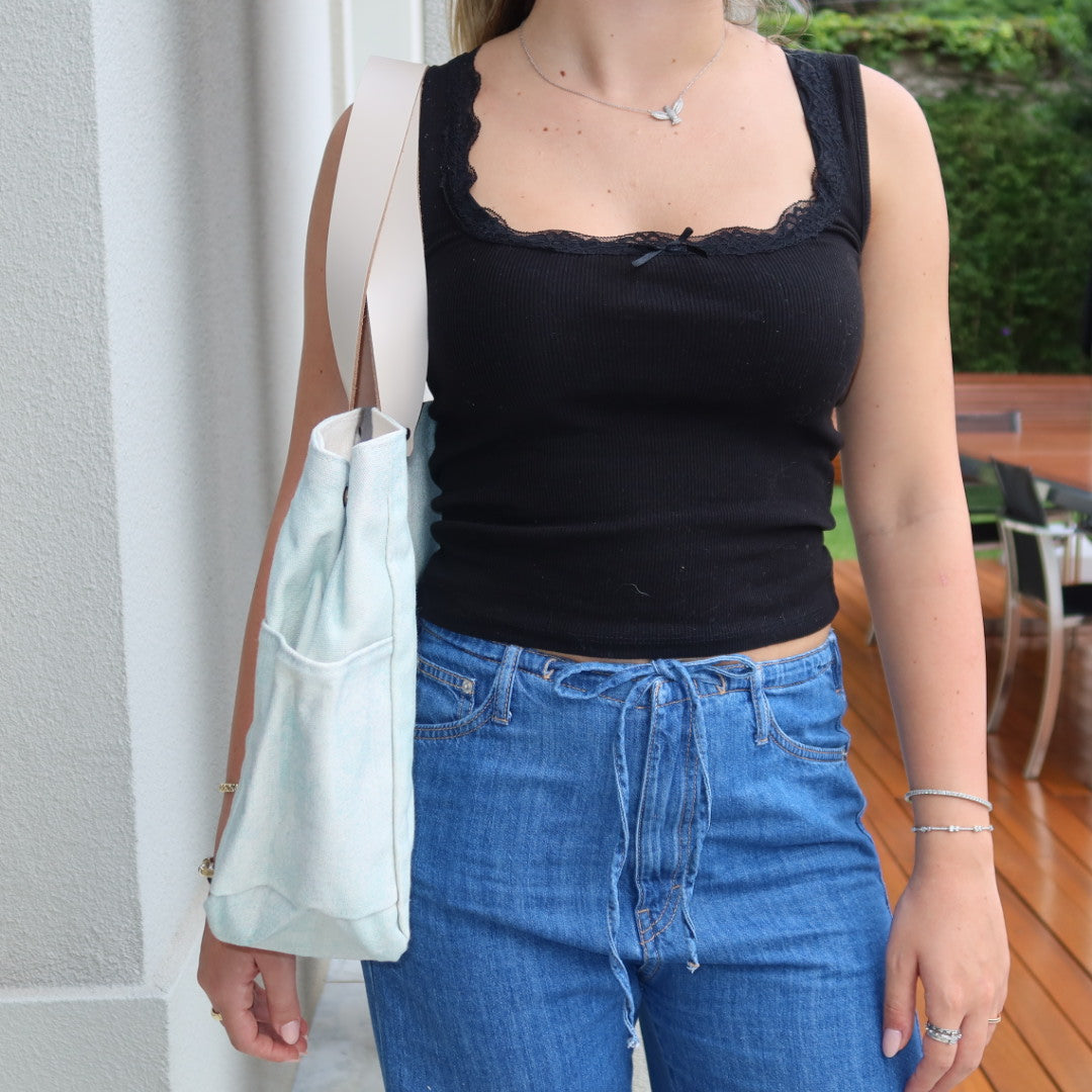 Bolsa Wallow Aqua com Alça de Couro Off White