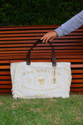 Bolsa Wallow Azul com Alça de Couro Marrom Escuro com Zíper