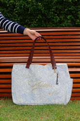 Bolsa Wallow Arabesque Azul com Alça de Couro Marrom