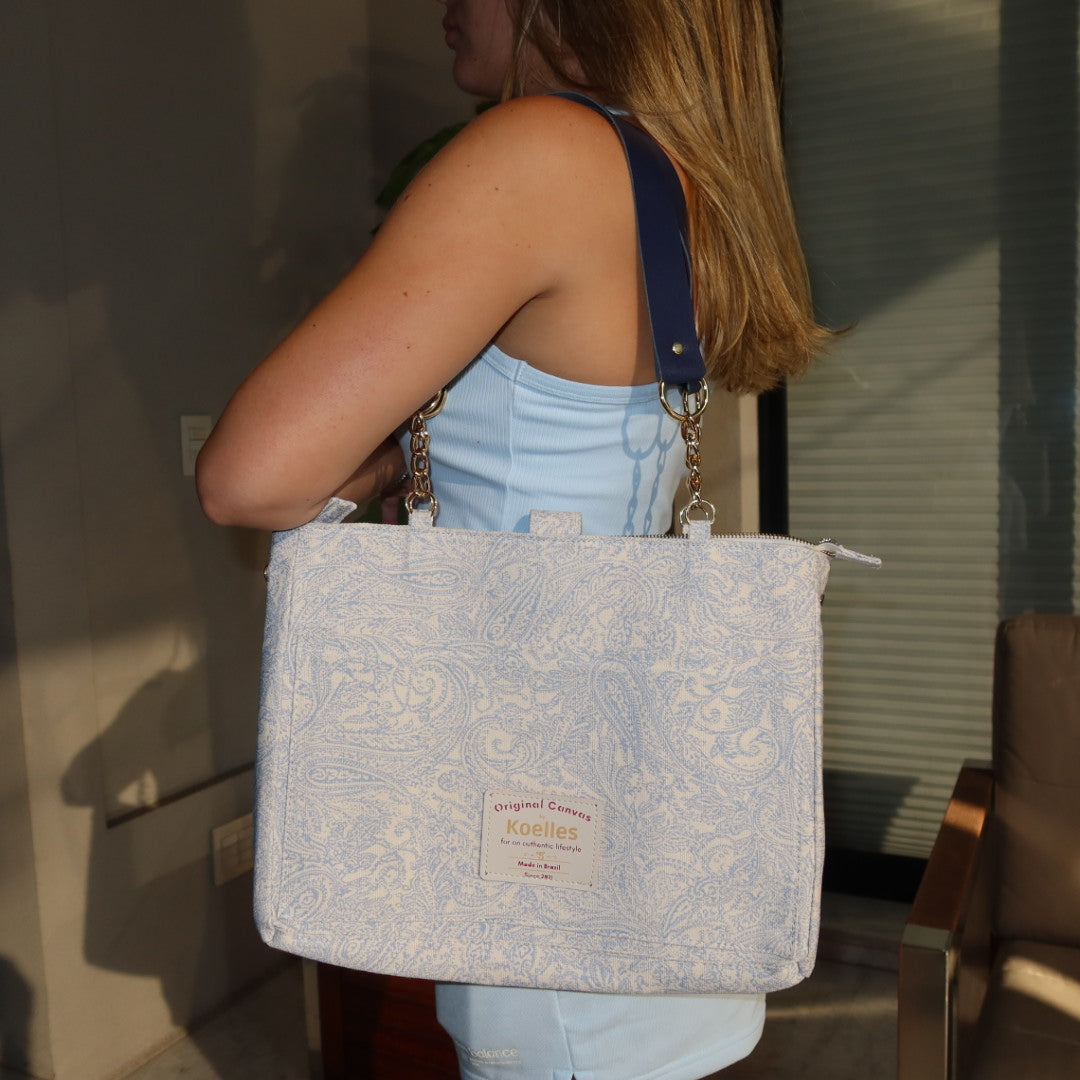 Bolsa Katrin Arabesque Azul com Alças de Corrente e Couro Marinho