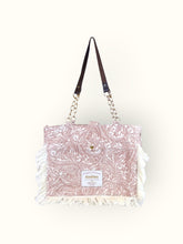 Bolsa Katrin Arabesque Terracota com Alças de Corrente e Couro Marrom Escuro