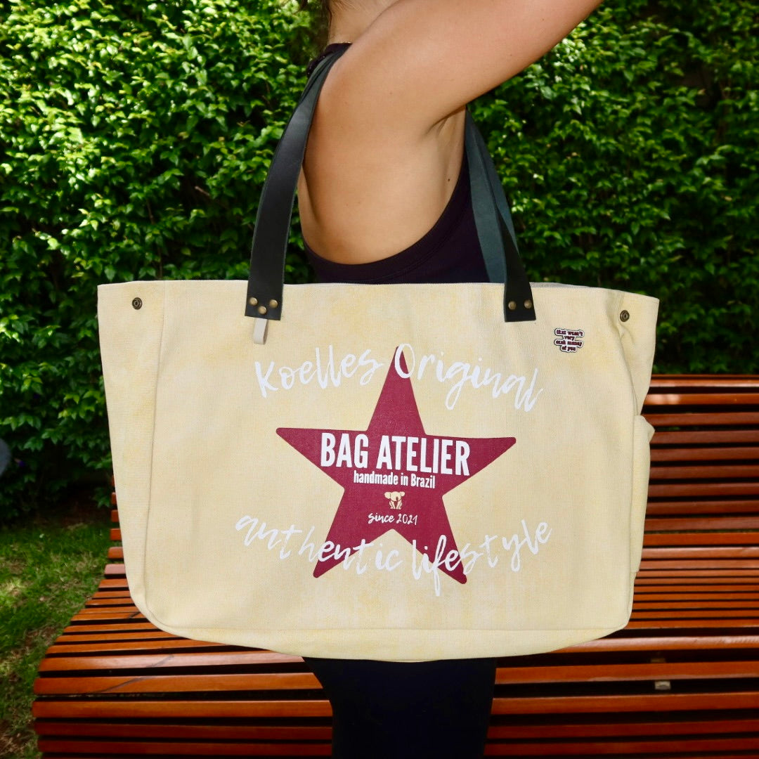 Bolsa Wallow Amarela com Alça de Couro Preto