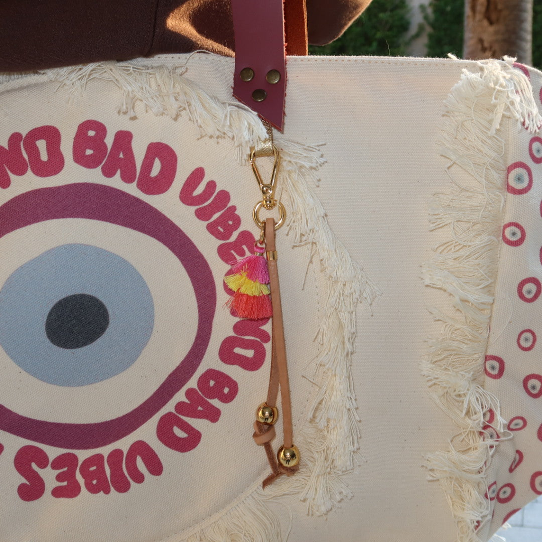Bolsa Wallow Good Vibes Rosa com Alça de Couro Rosa Escuro e Marrom com Zíper