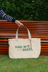 Bolsa Wallow Bege com Alça de Couro Off White