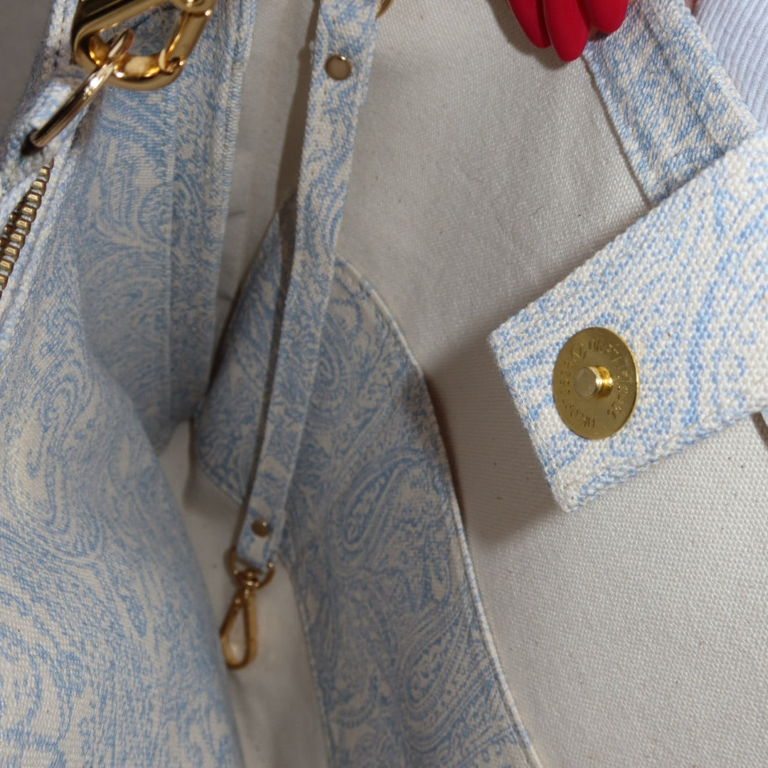 Bolsa Katrin Arabesque Azul com Alças de Corrente e Couro Marinho