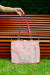 Bolsa Katrin Arabesque Rosa com Alças de Corrente e Couro Rosa Choque