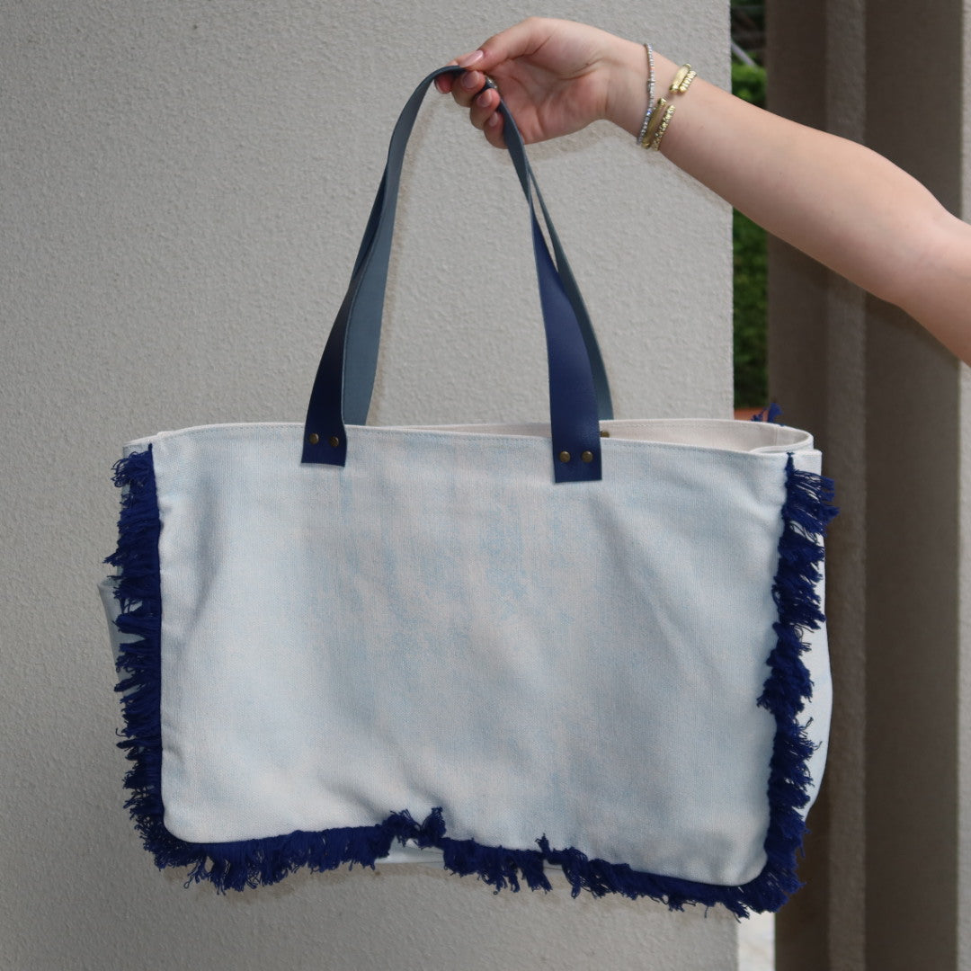 Bolsa Wallow Azul com Alça de Couro Marinho com Zíper