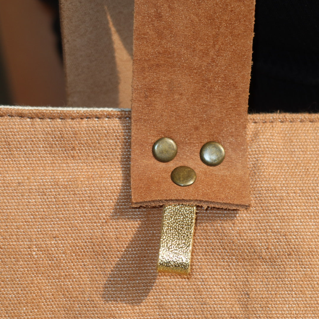 Bolsa Wallow Caramelo com Alça de Couro Caramelo com Zíper