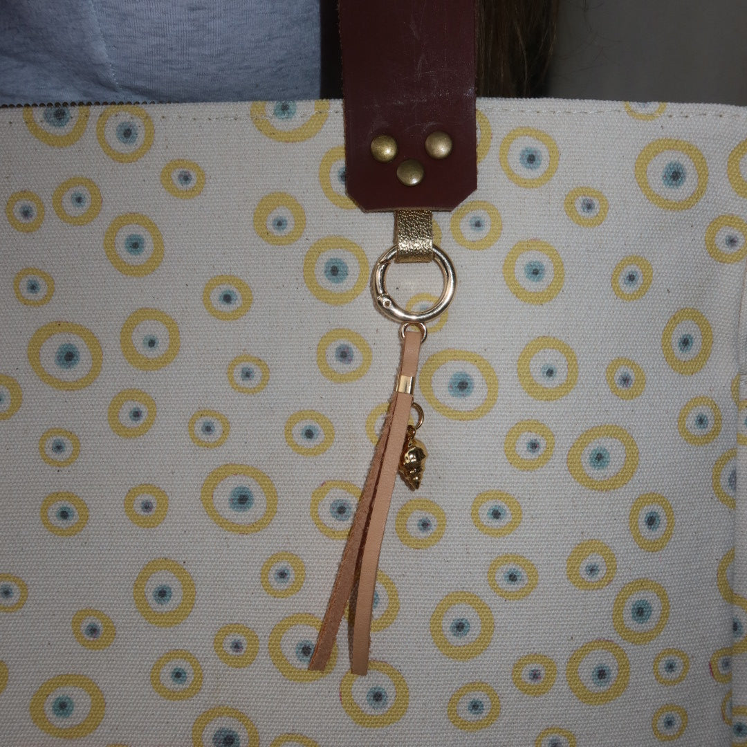 Bolsa Nuna Good Vibes Amarela com Alças de Couro Marrom