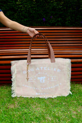 Bolsa Wallow Lilac com Alça de Couro Bege com Zíper