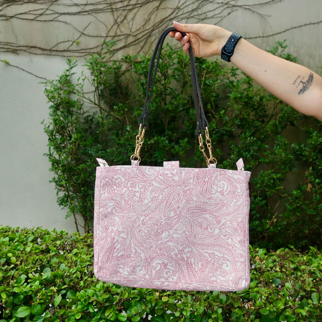 Bolsa Katrin Arabesque Rosa com Alças de Corrente e Couro Marrom Escuro