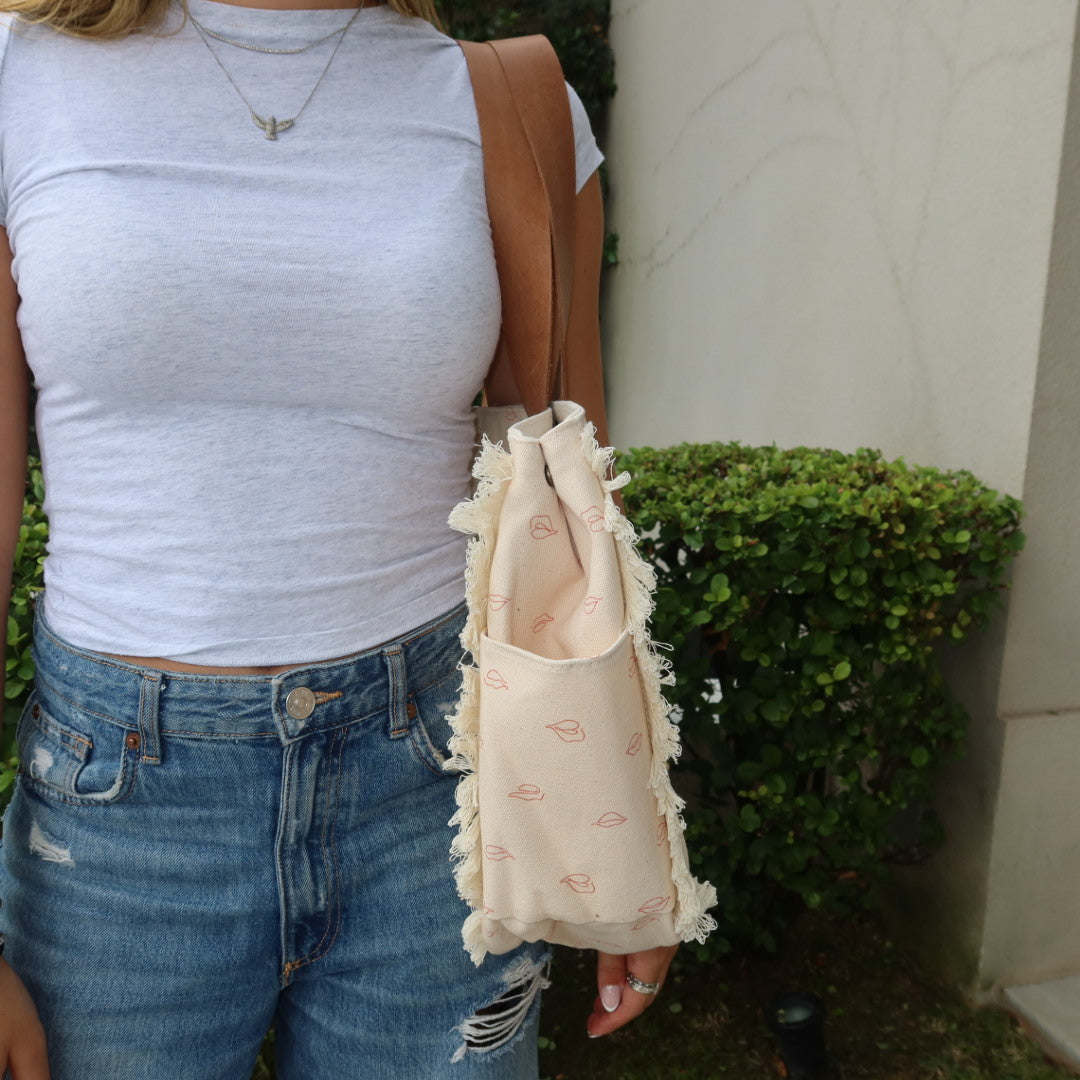 Bolsa Wallow Beijinho Rosa com Alça de Couro Marrom