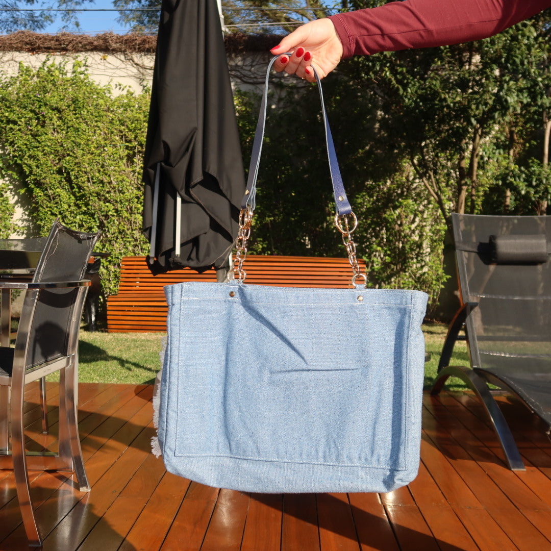 Bolsa Katrin Jeans Claro com Alças de Corrente e Couro Marinho
