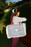 Bolsa Wallow Jeans Claro com Alça de Couro Vermelho