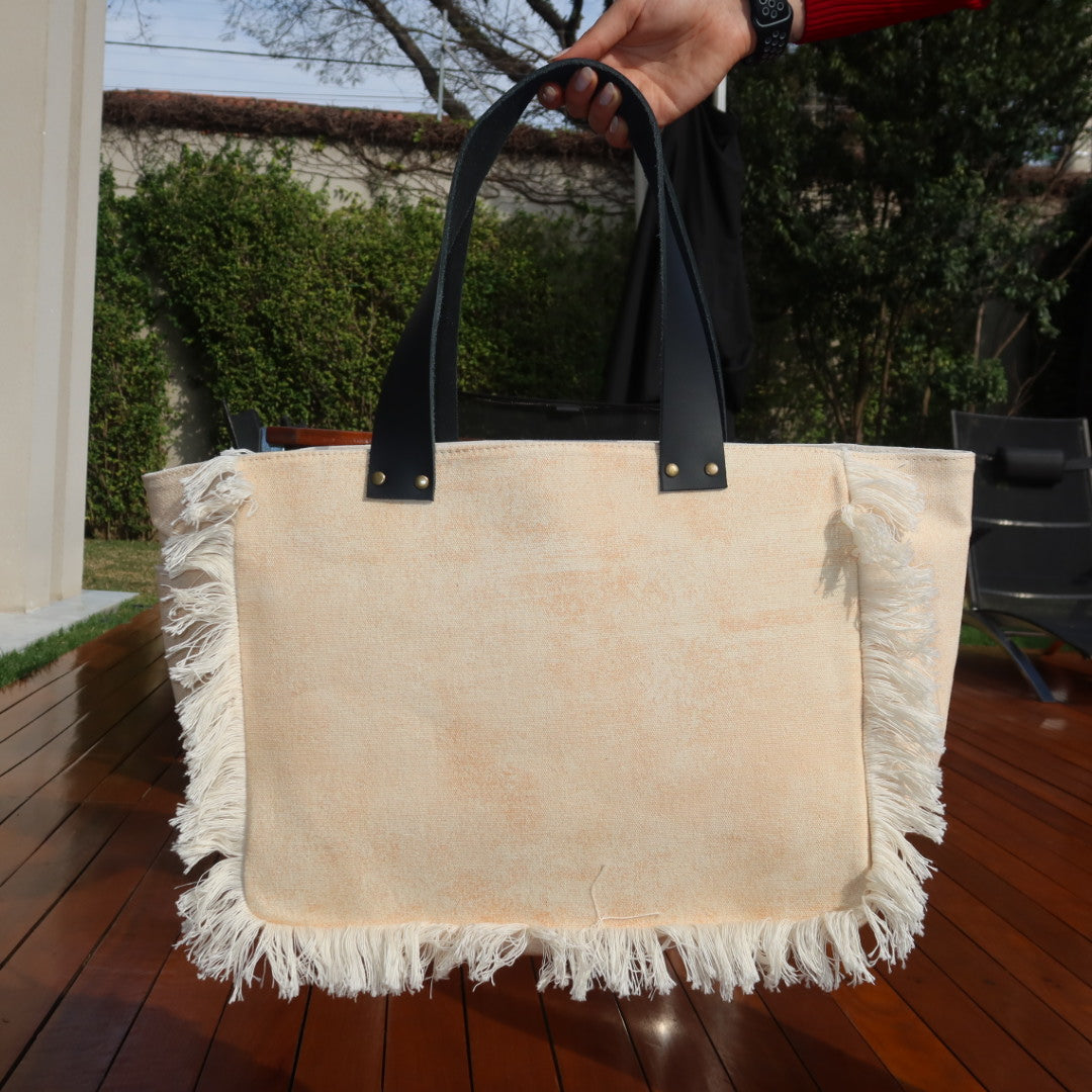 Bolsa Nuna Laranja com Alças de Couro Preto
