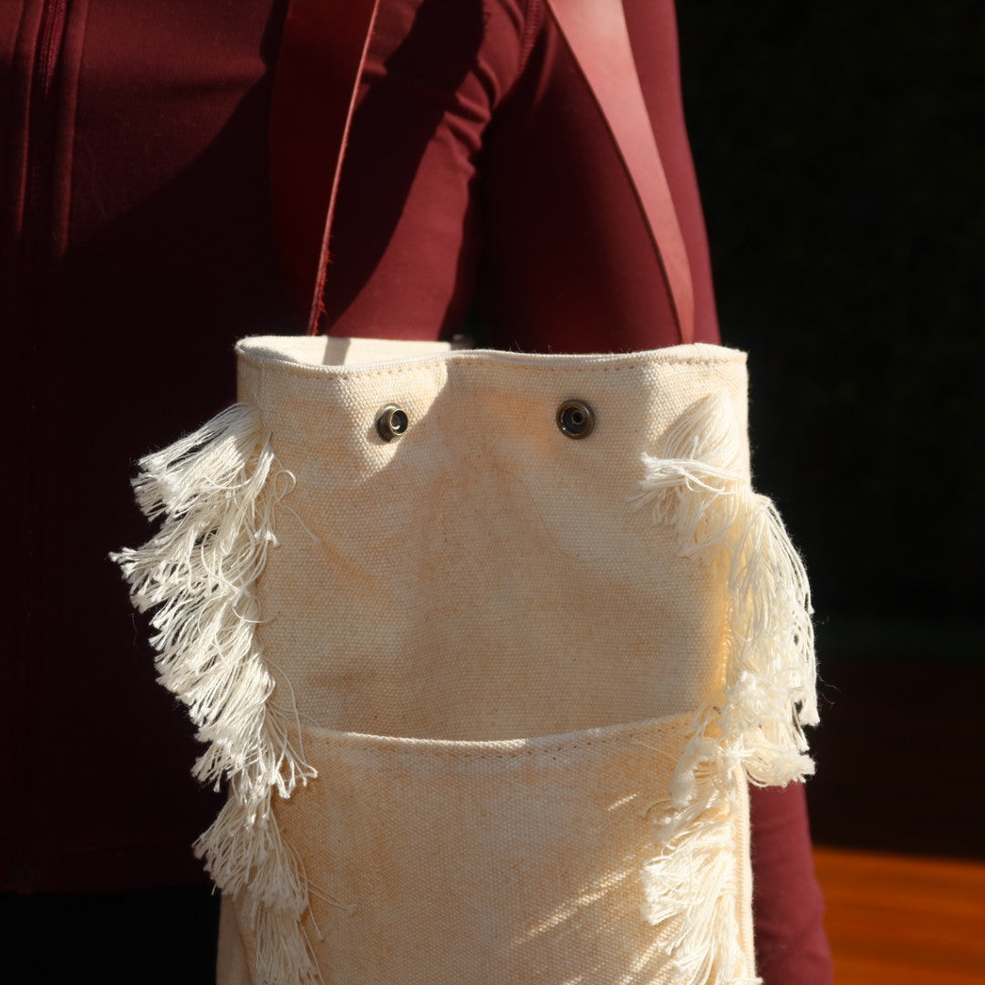 Bolsa Wallow Bege com Alça de Couro Vermelho com Zíper
