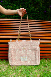 Bolsa Katrin Arabesque Terracota com Alças de Corrente e Couro Bege