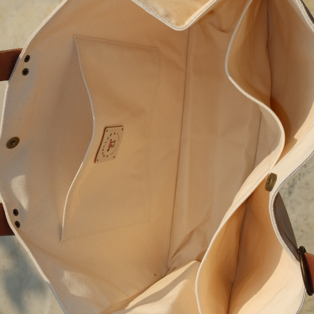 Bolsa Wallow Bege com Alça de Couro Vermelho