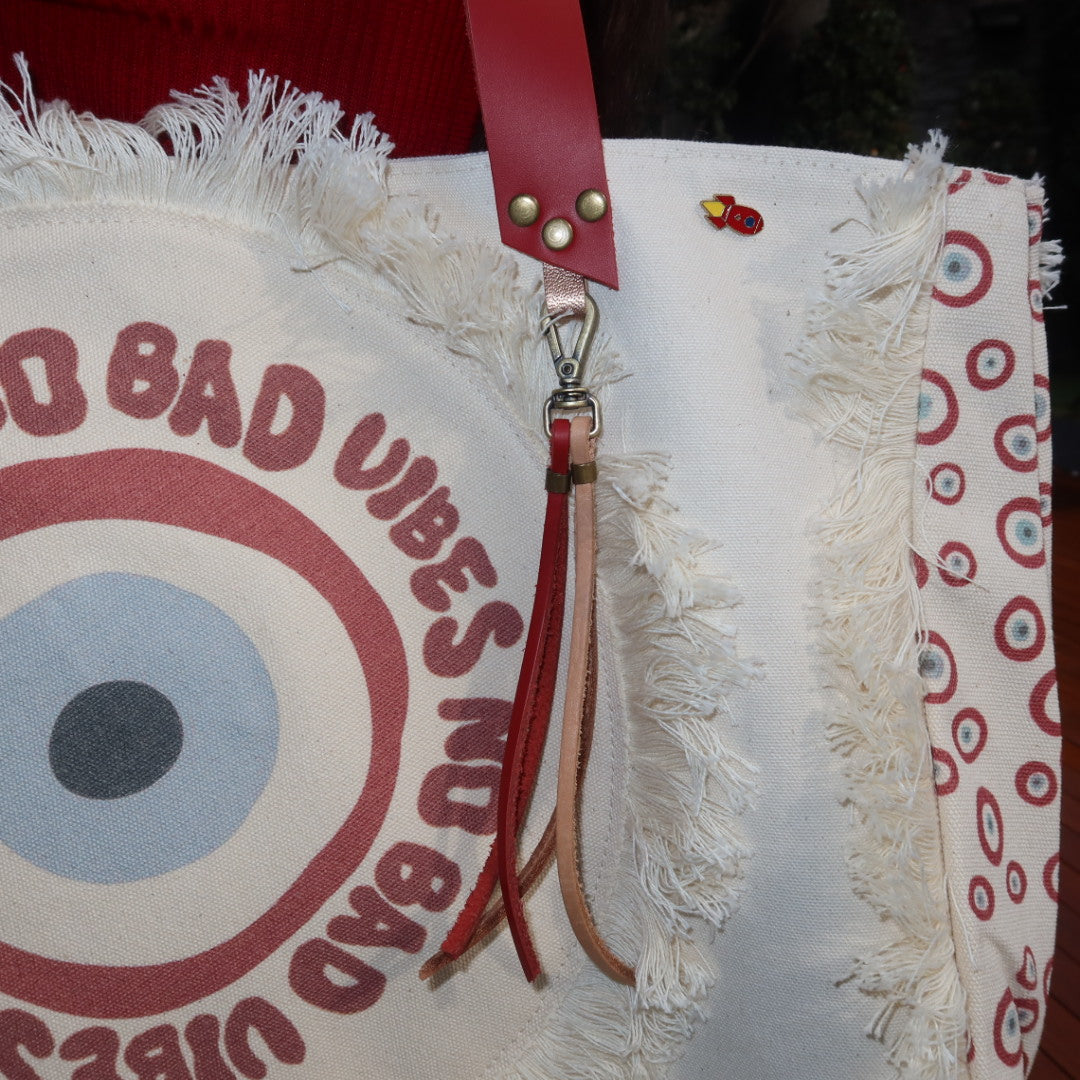 Bolsa Wallow Good Vibes Vermelho com Alça de Couro Vermelho