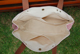 Bolsa Wallow Arabesque Rosa com Alça de Couro Bege