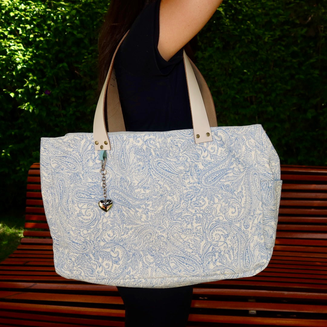 Bolsa Wallow Arabesque Azul com Alça de Couro Off White