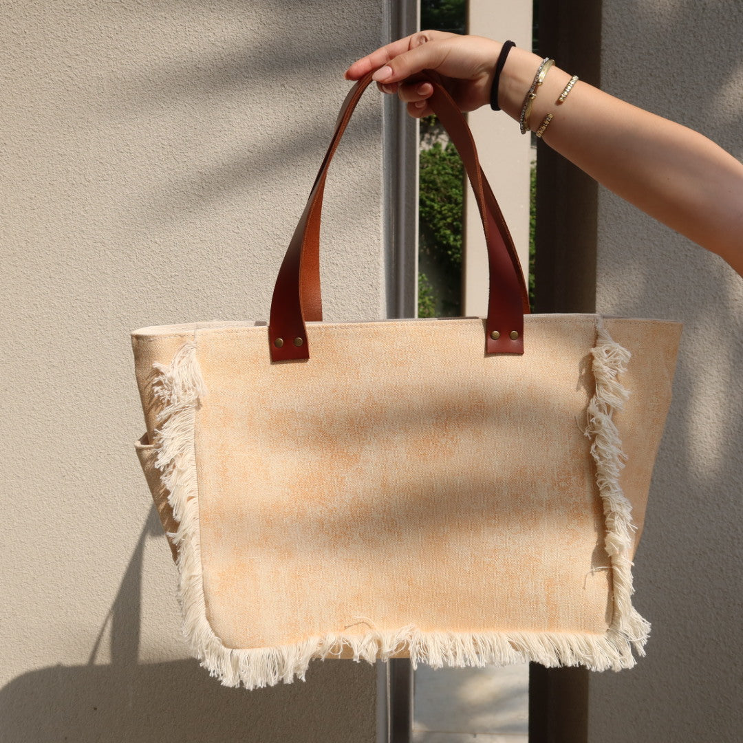Bolsa Nuna Laranja com Alças de Couro Marrom