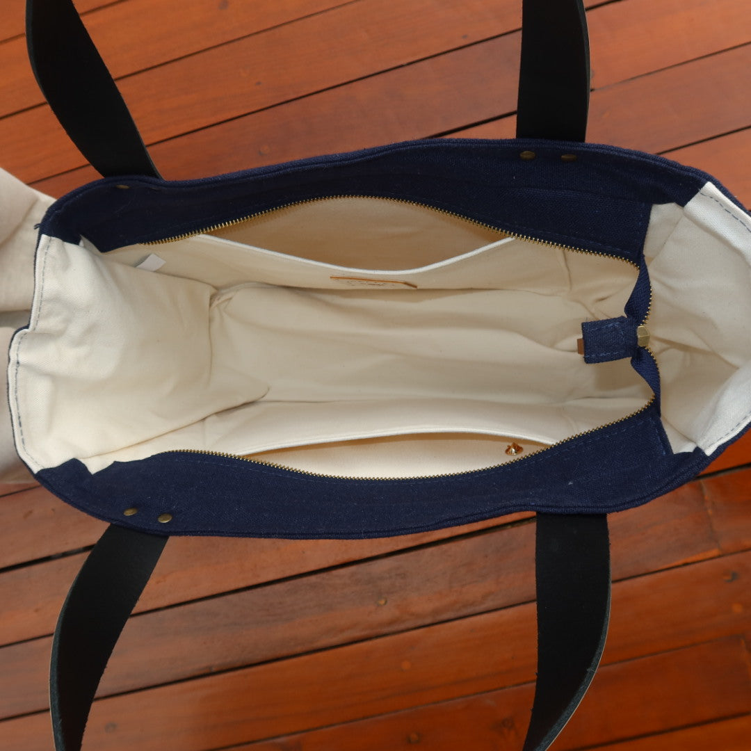 Bolsa Nuna Marinho com Alças de Couro Dourada