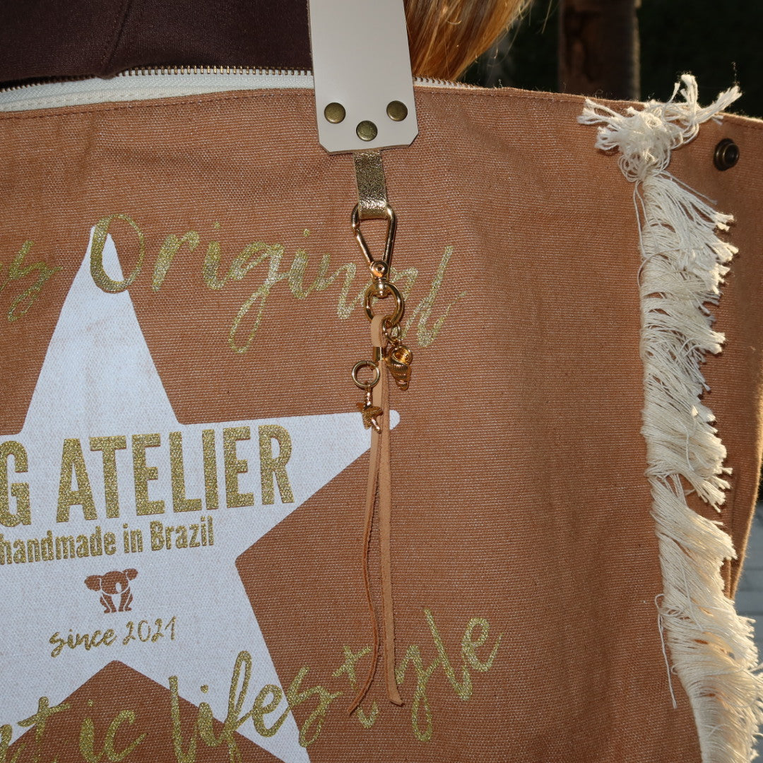 Bolsa Wallow Caramelo com Alça de Couro Off White com Zíper