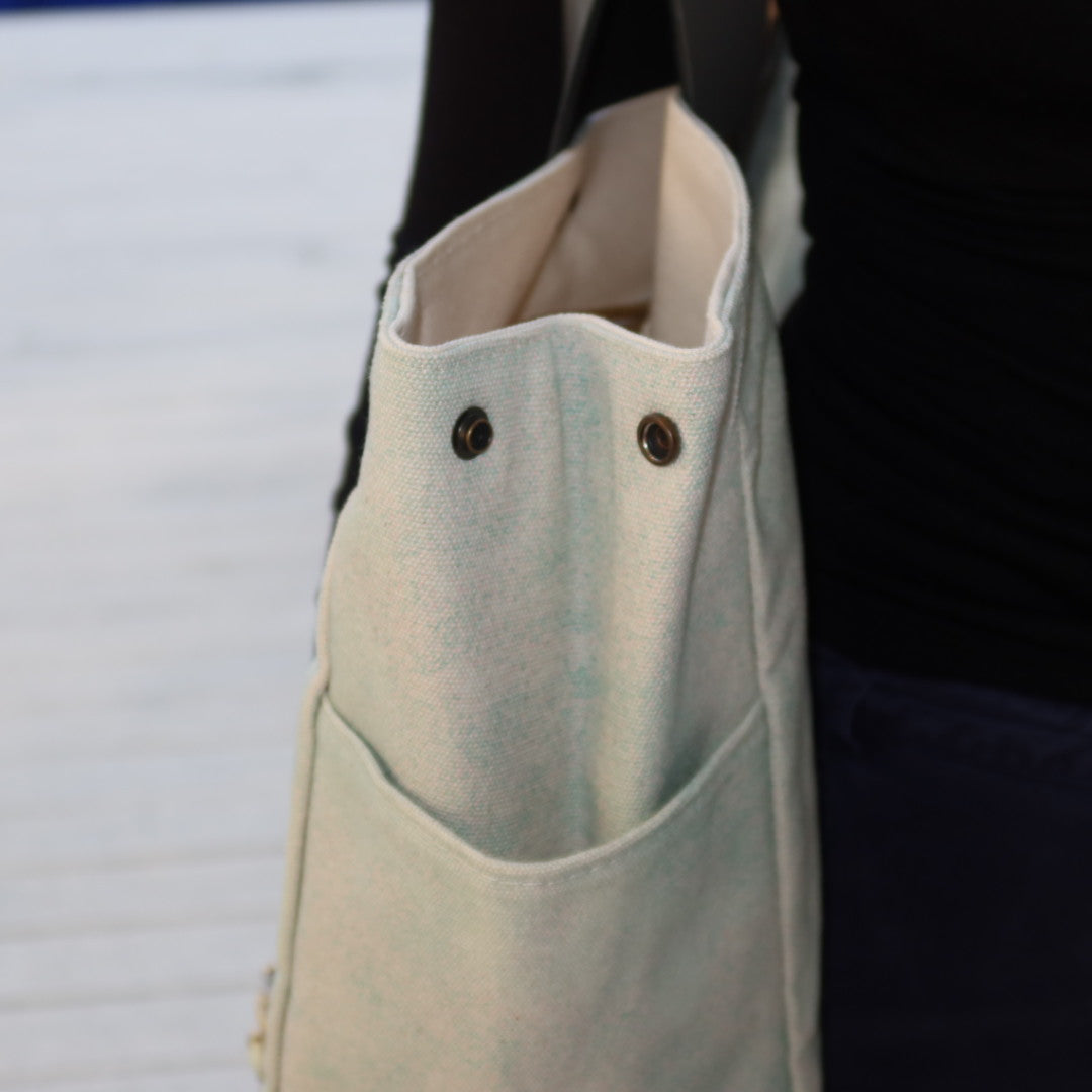 Bolsa Wallow Azul com Alça de Couro Prata