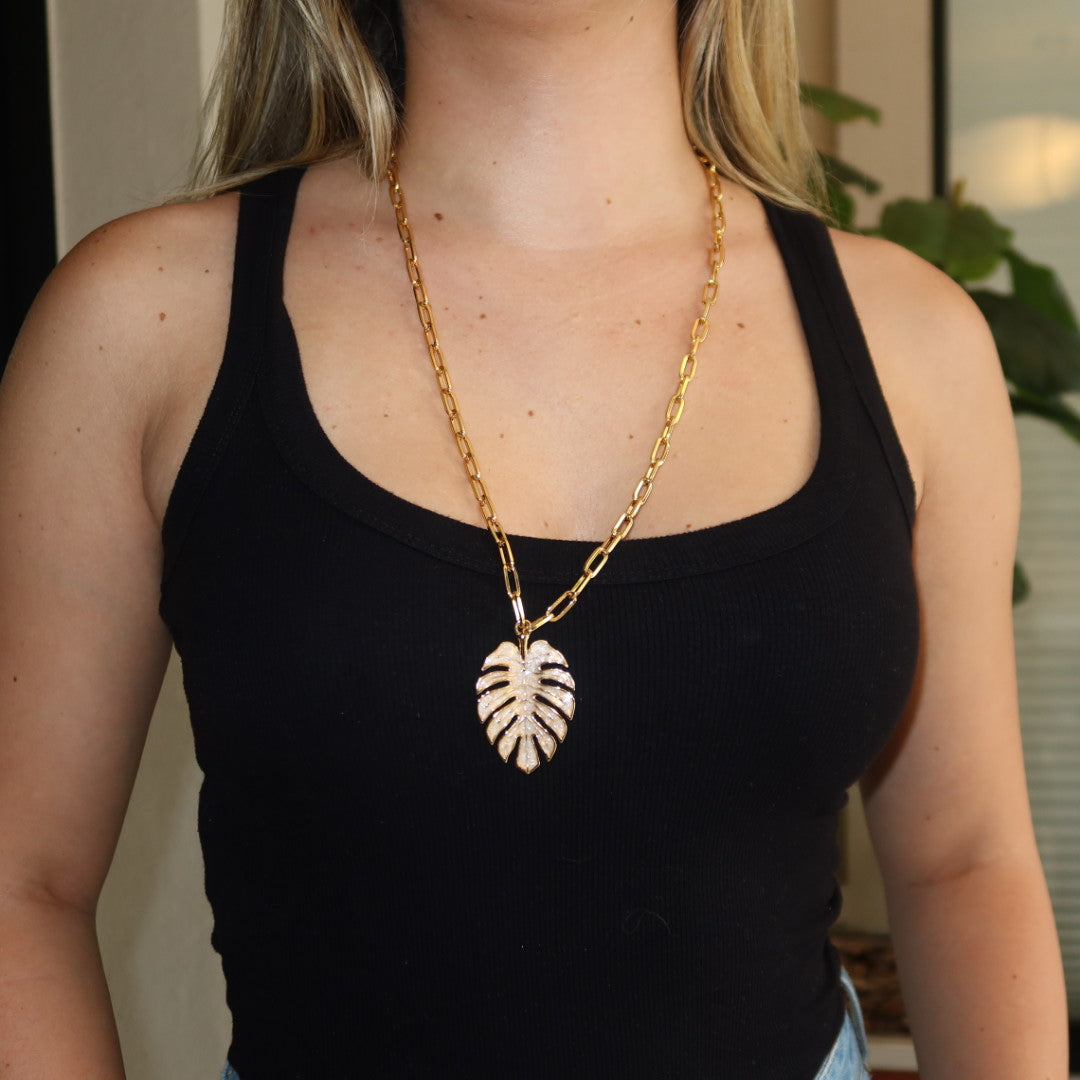 Colar Folha Quartzo Rosa Dourado