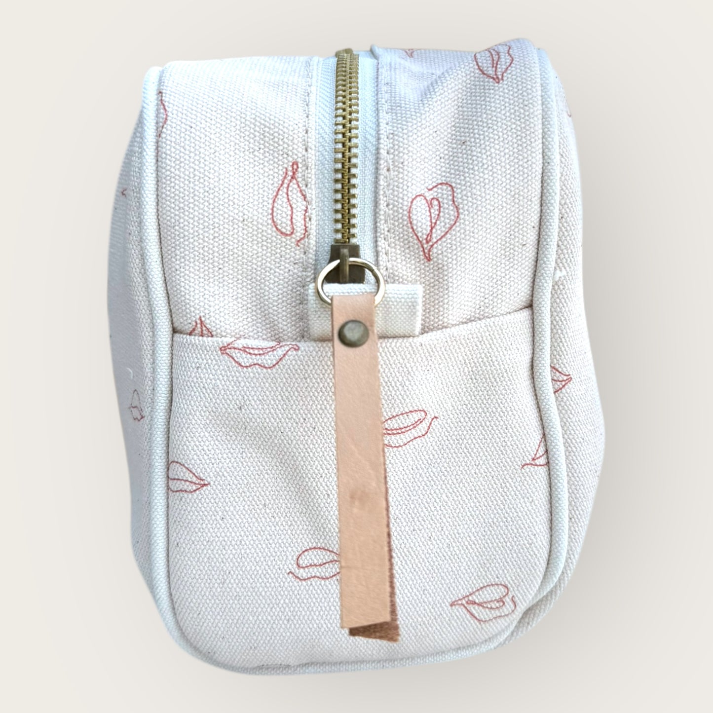 Necessaire Beijinho Cru