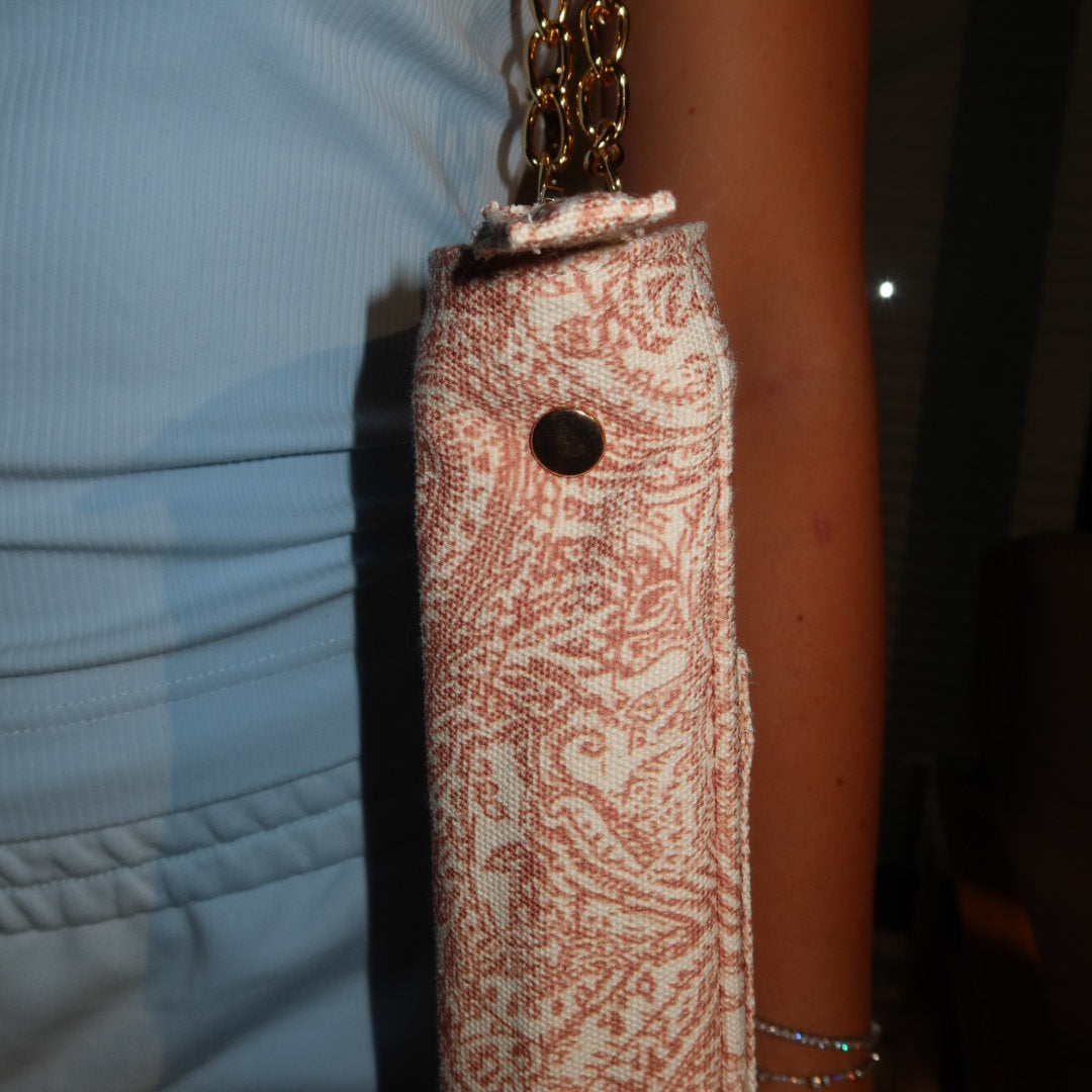 Bolsa Katrin Arabesque Terracota com Alças de Corrente e Couro Marrom