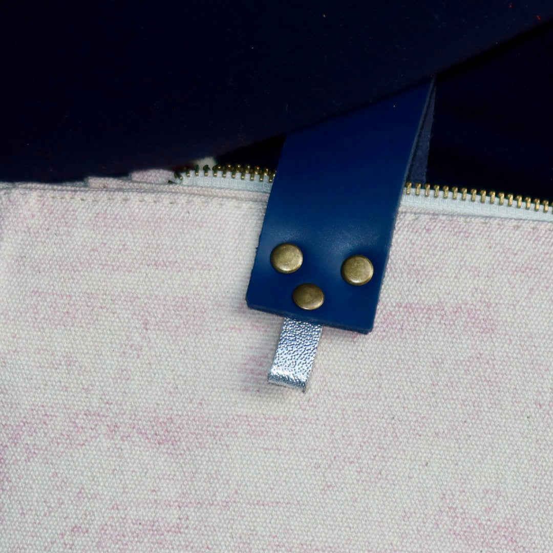 Bolsa Nuna Lilac com Alças de Couro Marinho