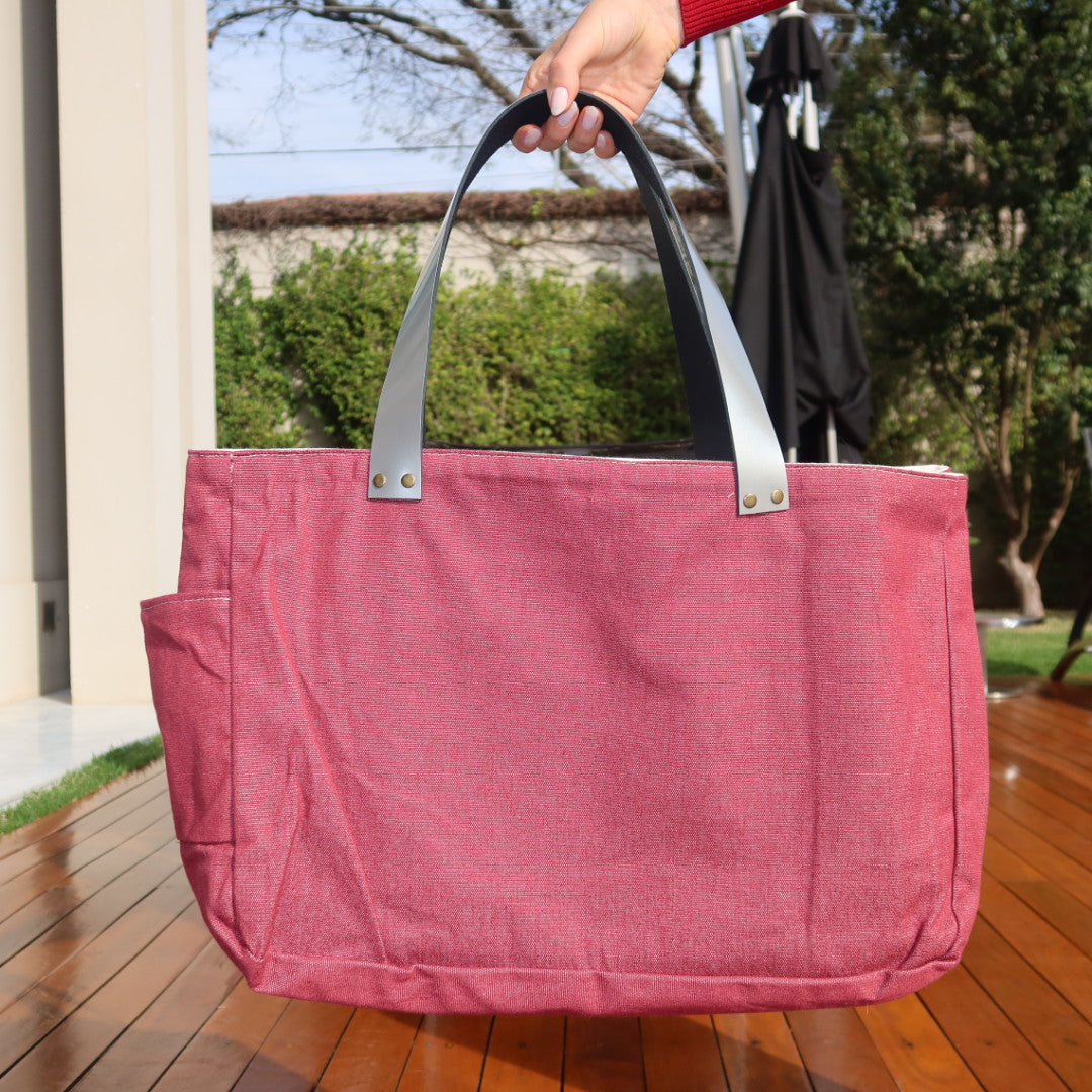 Bolsa Wallow Vinho com Alça de Couro Prata