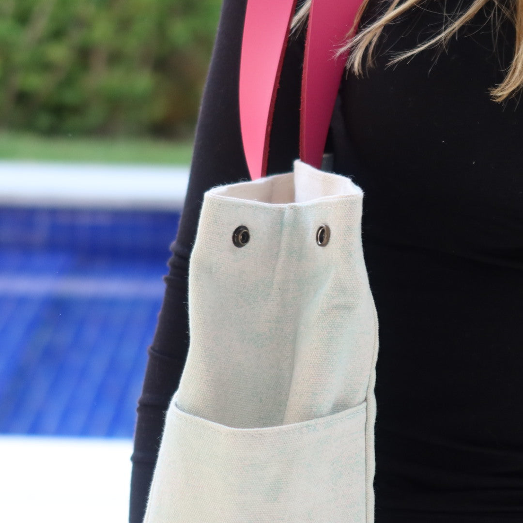 Bolsa Wallow Aqua com Alça de Couro Rosa
