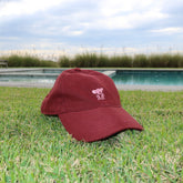 Boné Vinho com Rosa