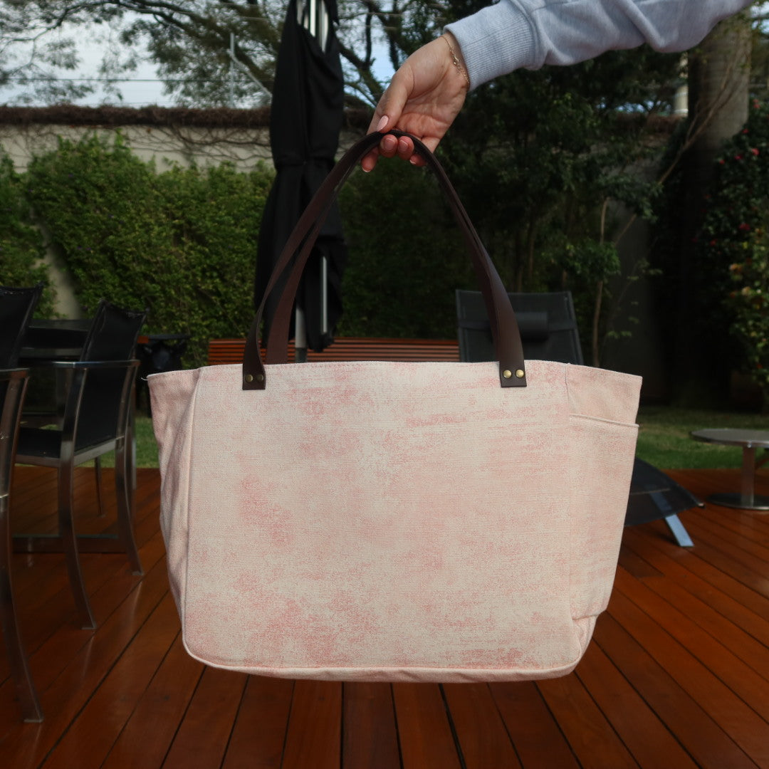 Bolsa Nuna Rosa com Alças de Couro Marrom Escuro