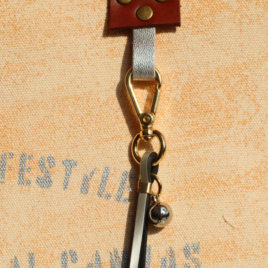 Bolsa Nuna Laranja com Alças de Couro Marrom
