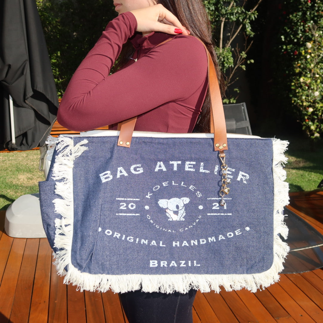 Bolsa Wallow Jeans Escuro com Alça de Couro Marrom com Zíper